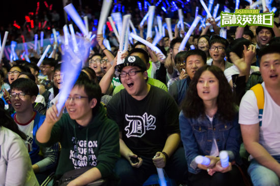 EliGE 收到 VAC 禁赛，原因是 CS2 的首场比赛