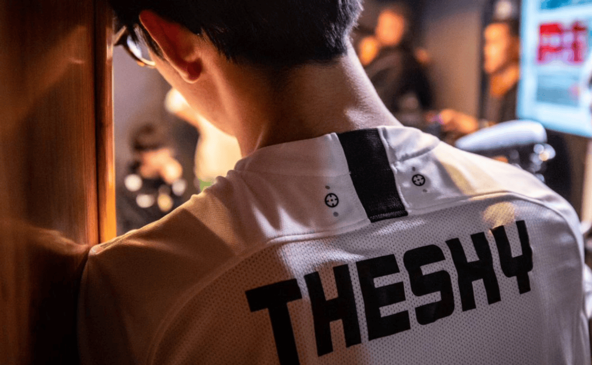 英雄联盟S12病情更新，RNG几乎全队中招只能线上参赛