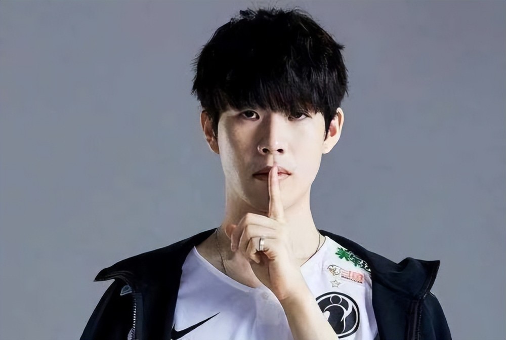 LPL 夏季赛W1D1：开幕战 Ultra Prime 对阵IG， Weibo Gaming 的新阵容面对 Ninjas in Pyjamas