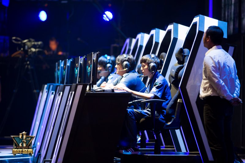 实力超群，DK六战全胜，成第四支S赛全胜出线队伍