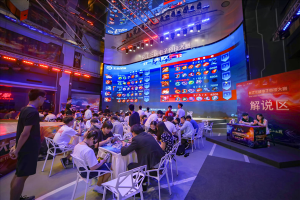 【赛后采访】久龙：我们现在全队都是RW侠的粉丝，RW侠必胜